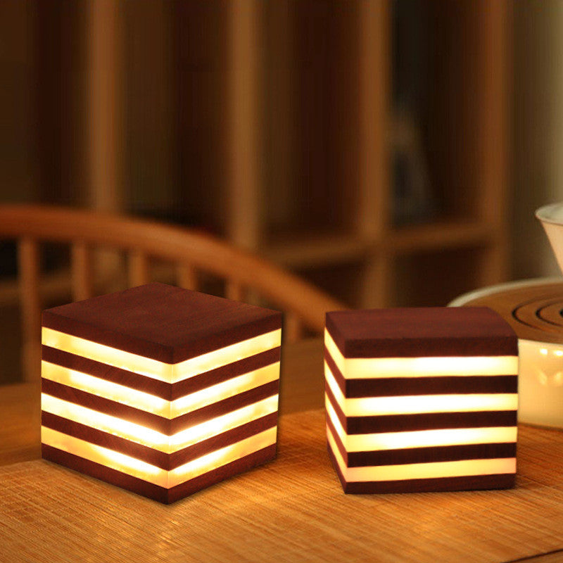 Simple Feedback Gift Office Decoration Lamp