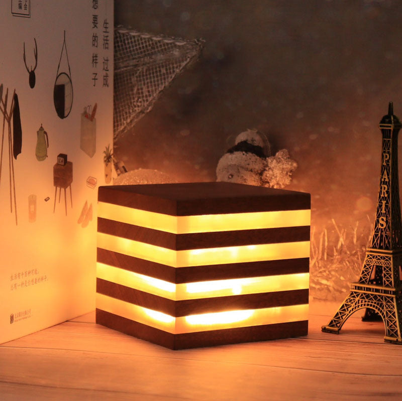 Simple Feedback Gift Office Decoration Lamp